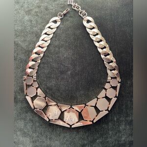 Elegant gold Geometric Necklace